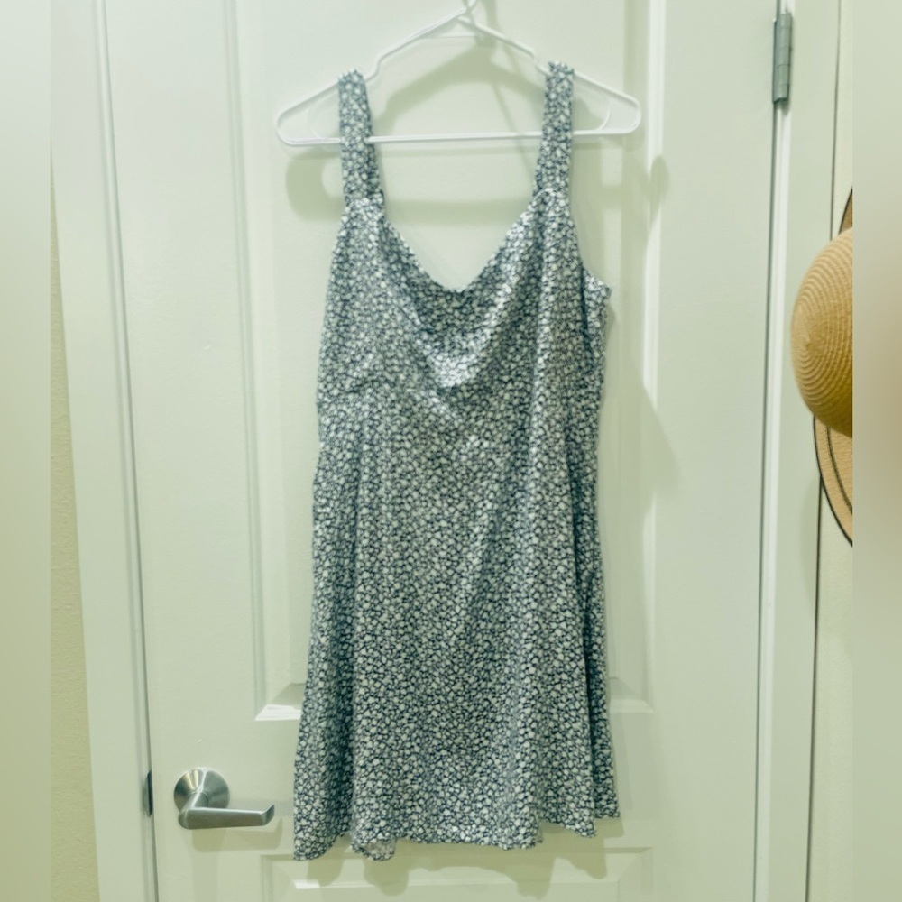 NEW…Old Navy Fit & Flare Crepe Mini Dress - Picture 4 of 5